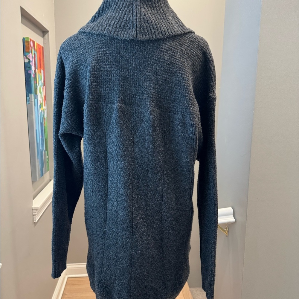 Cabi Campfire Pullover. Charcoal gray. Size Large. - Picture 6 of 12